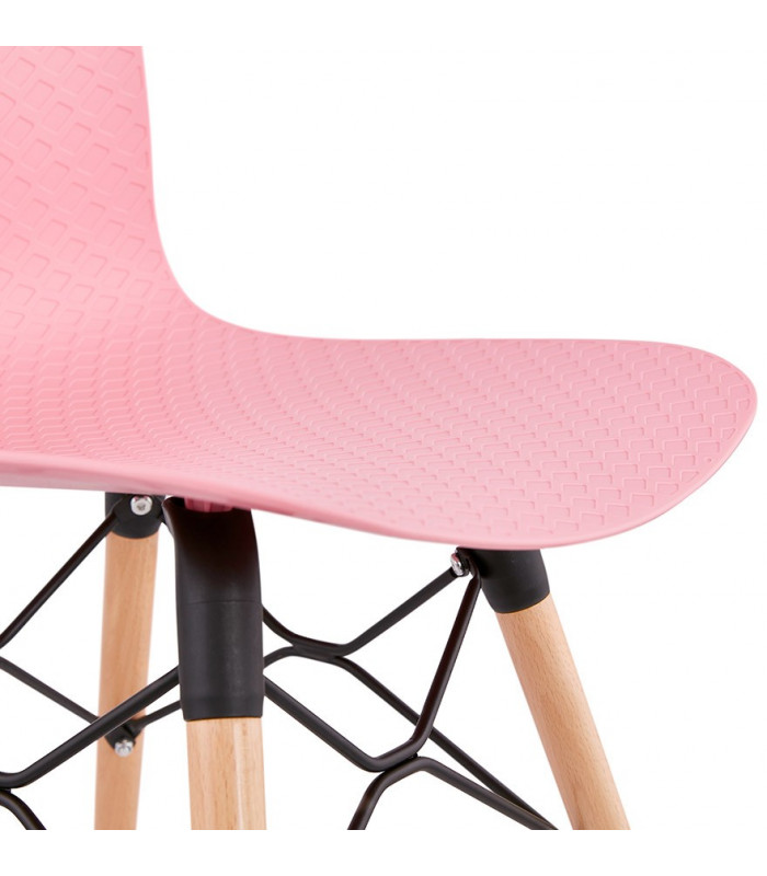 Chaise design rose en plastique et bois Delphine