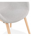 Fauteuil design gris clair en tissu et bois Claudia